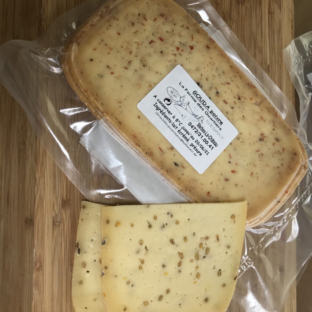 Fromage gouda piment et poivre 250g – Gourmet, artisanal et savoureux